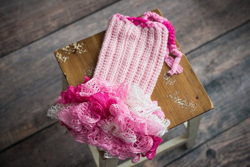 Image of Newborn pink and white outfit - crochet