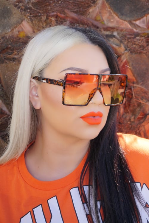 Image of LOS RIVIS - Oversized Ombré Shades