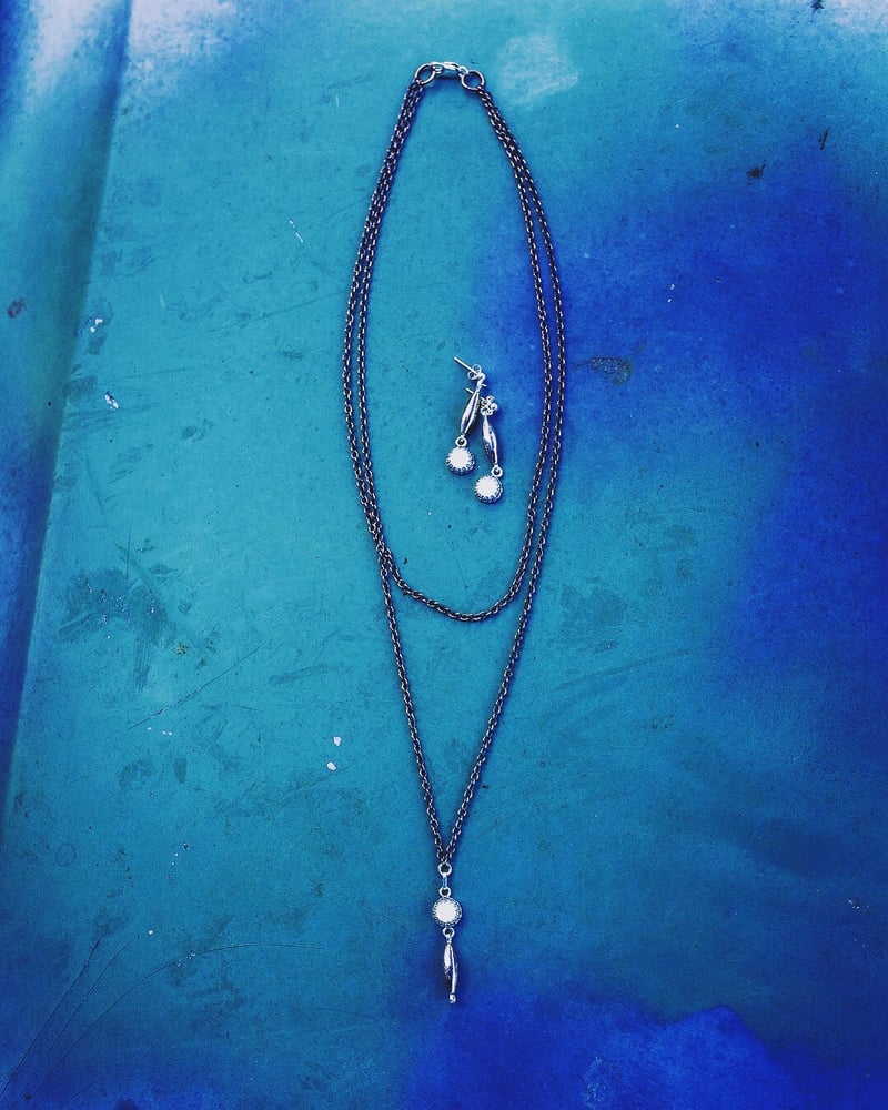 Image of Aromatic Pendulum Drop Necklace