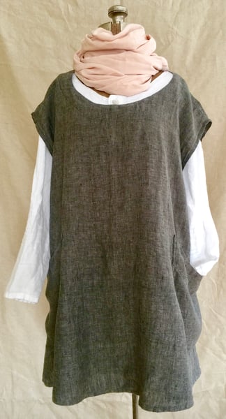 Image of linen capped sleeve tunic
