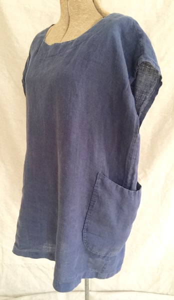Image of linen capped sleeve tunic, navy