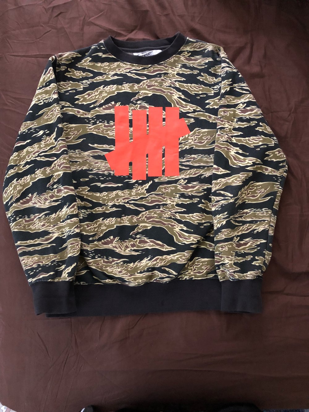 Image of Undefeated Crew Sweater sz Small