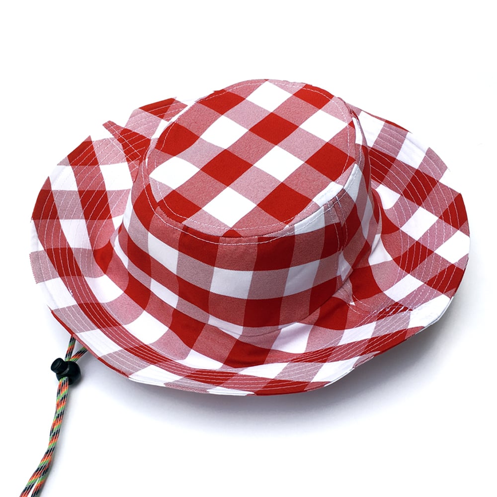 THE BETTIE BUCKET HAT (CHERRY)