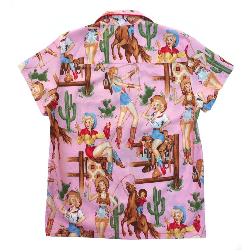 THE DOLLY SHIRT