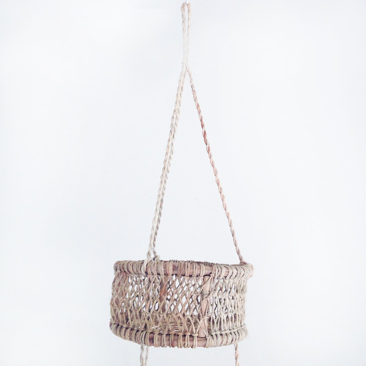 Luna Handwoven Tree Bark Hanging Basket / hecho-shop