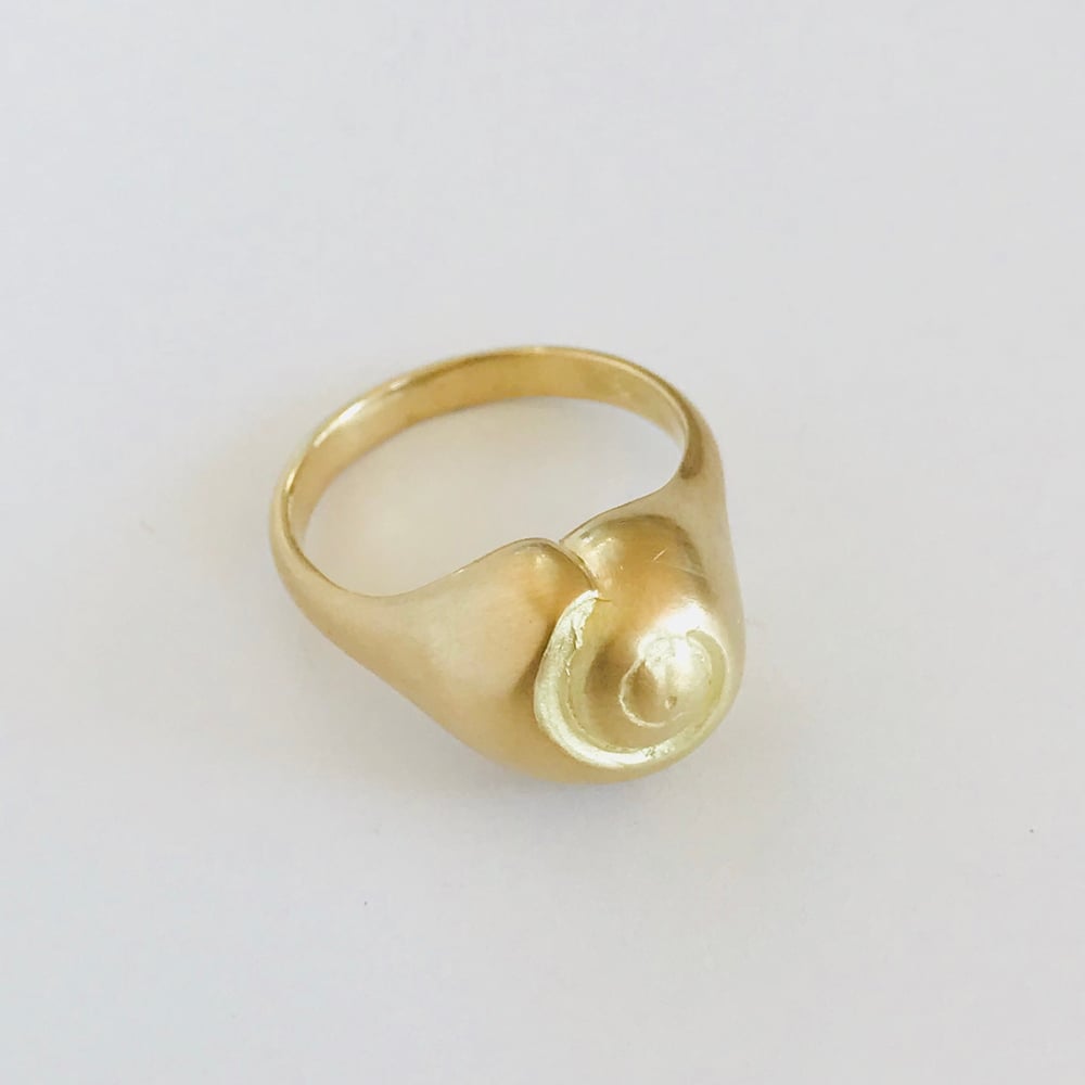 Snail Shell Ring 18k / Mimi Favre Studio