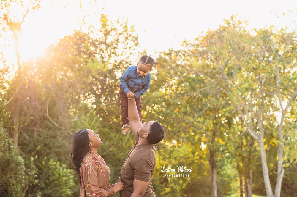 Image of Houston Outdoor Family Portrait Session (1 Hour)