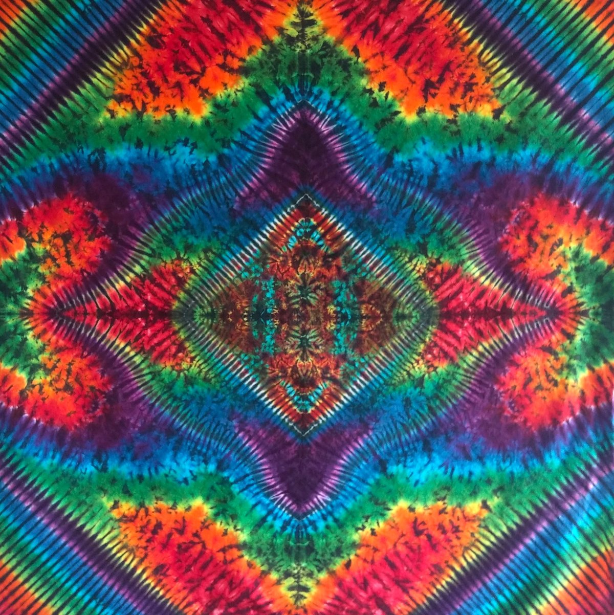 Rainbow Wave Tie Dye Tapestry!