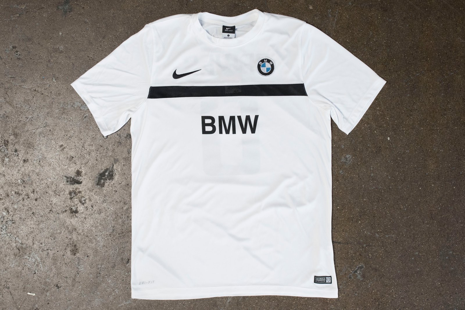 BMW 6 SERIES NIKE DRI FIT KIT (WHITE 