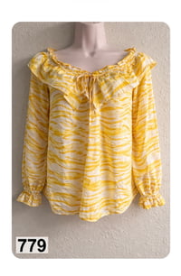 Image 1 of New Medium international concepts top  #779*8