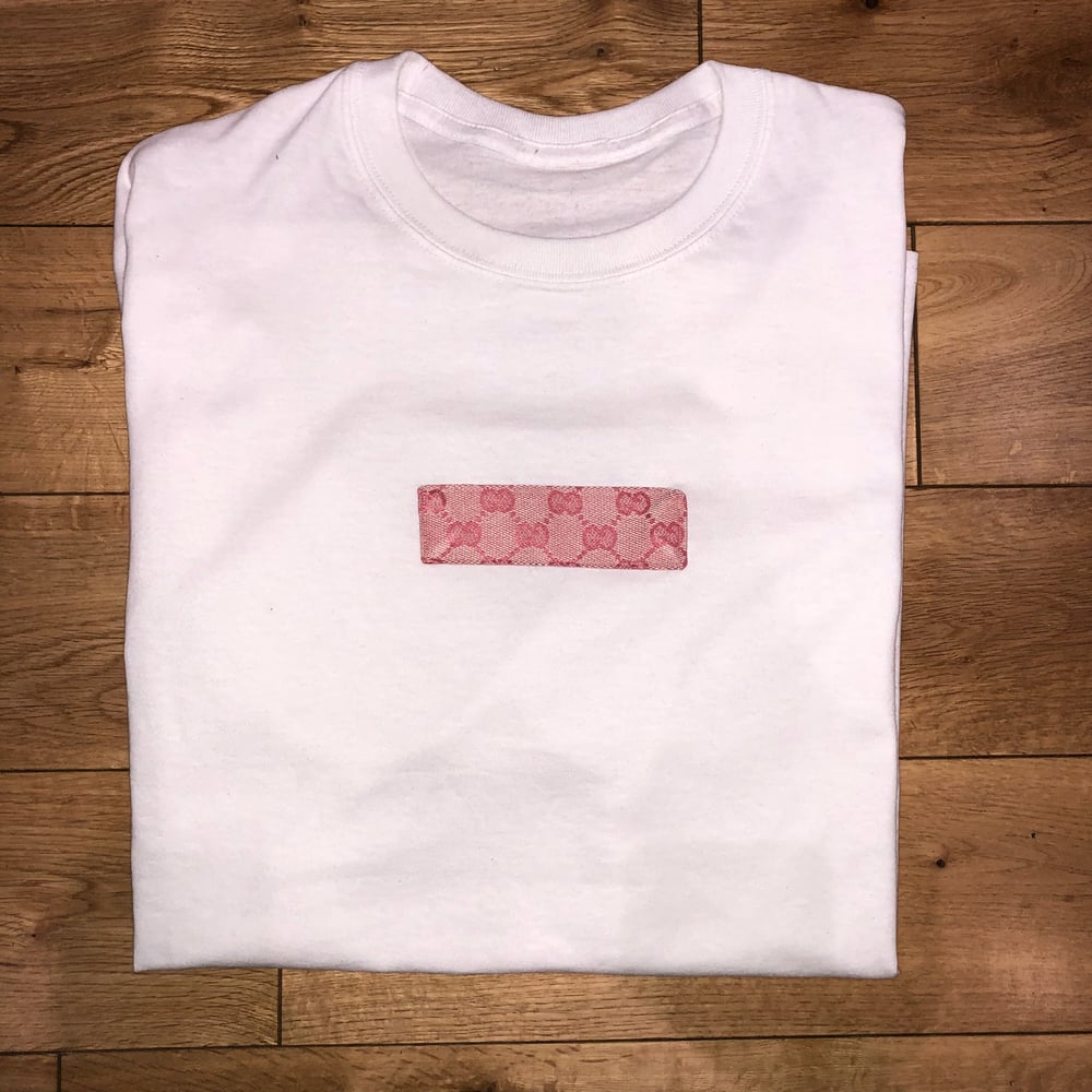 Image of Gucci Box Logo T-Shirt