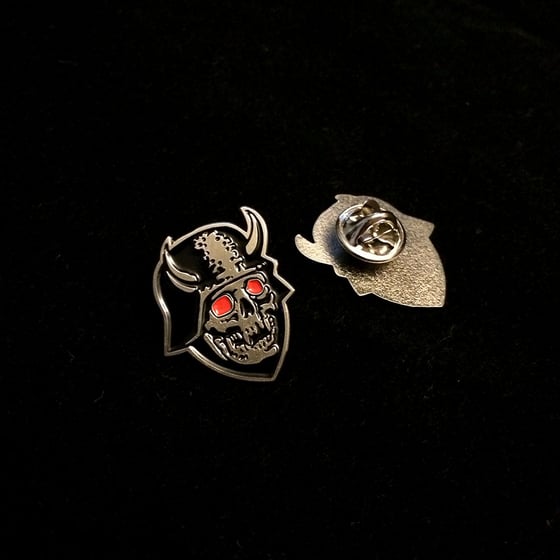 Image of Flammenwerfer Pin