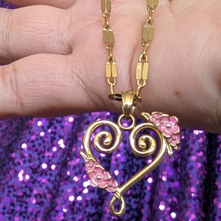 Image of Blong Shia Floral Heart Necklace - 18K Gold Plated, Hypoallergenic, Water-Resistant
