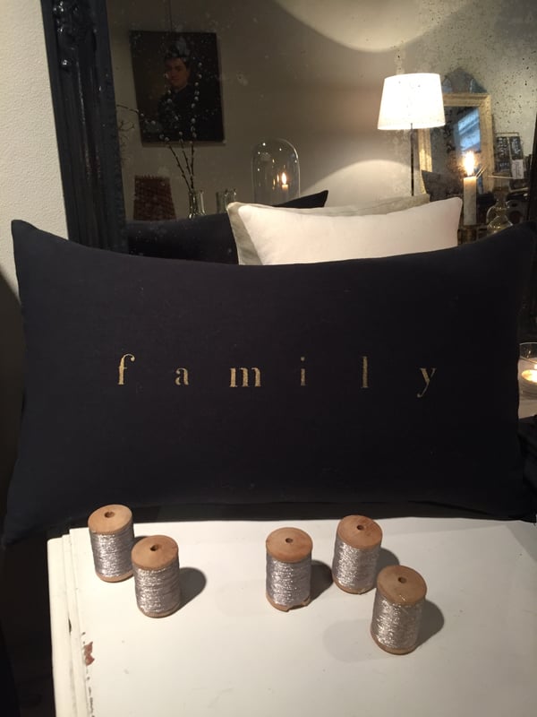 Image of Coussin noir family long