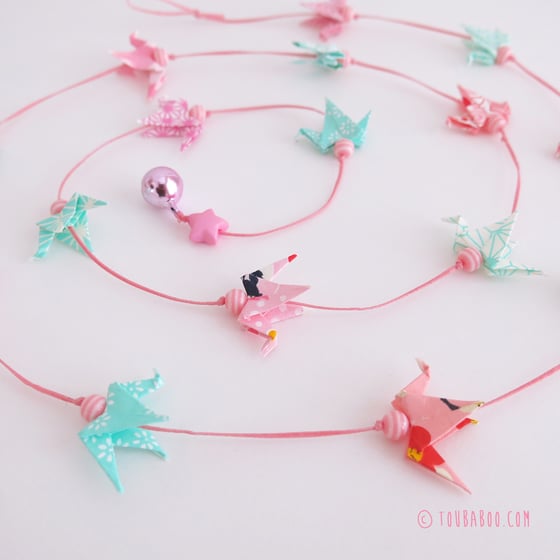 Image of Guirlande origami 16 grues menthe et roses