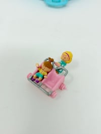 Image 9 of Ensemble bracelet et Polly Pocket crèche boite bleue