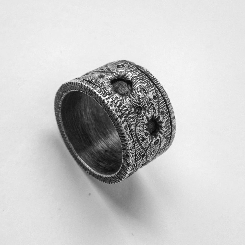 Image of Volcanic love ring