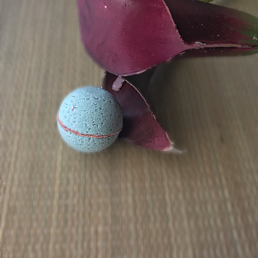 Image of Eucalyptus Green with Tea Tree Oil — Crystal Stone Bath Bomb