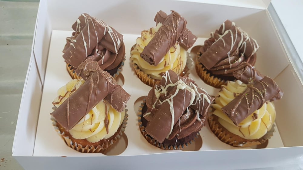 Image of Box of 6 cupcakes