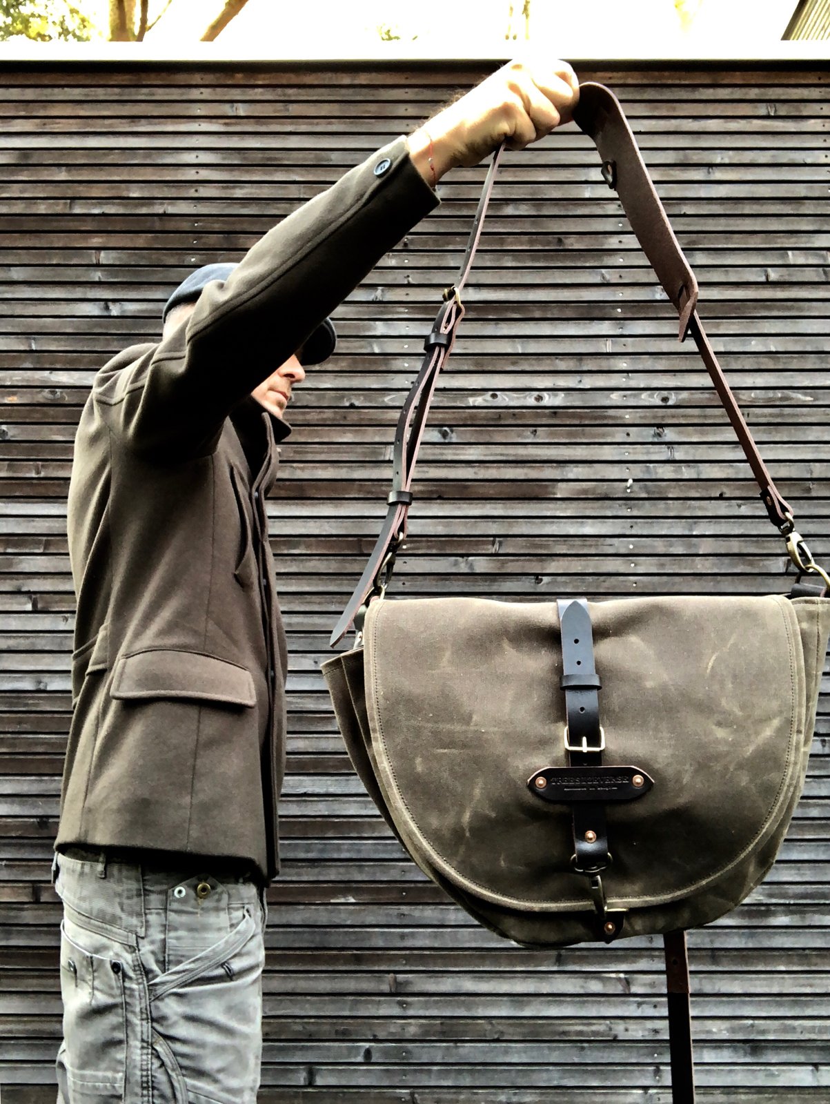 Image of Sling bag / Hunting bag / Satchel in waxed canvas / Musette / messenger bag in waxed canvas UNISEX