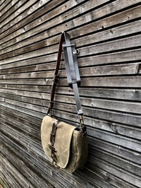 Image 3 of Sling bag / Hunting bag / Satchel in waxed canvas / Musette / messenger bag in waxed canvas UNISEX