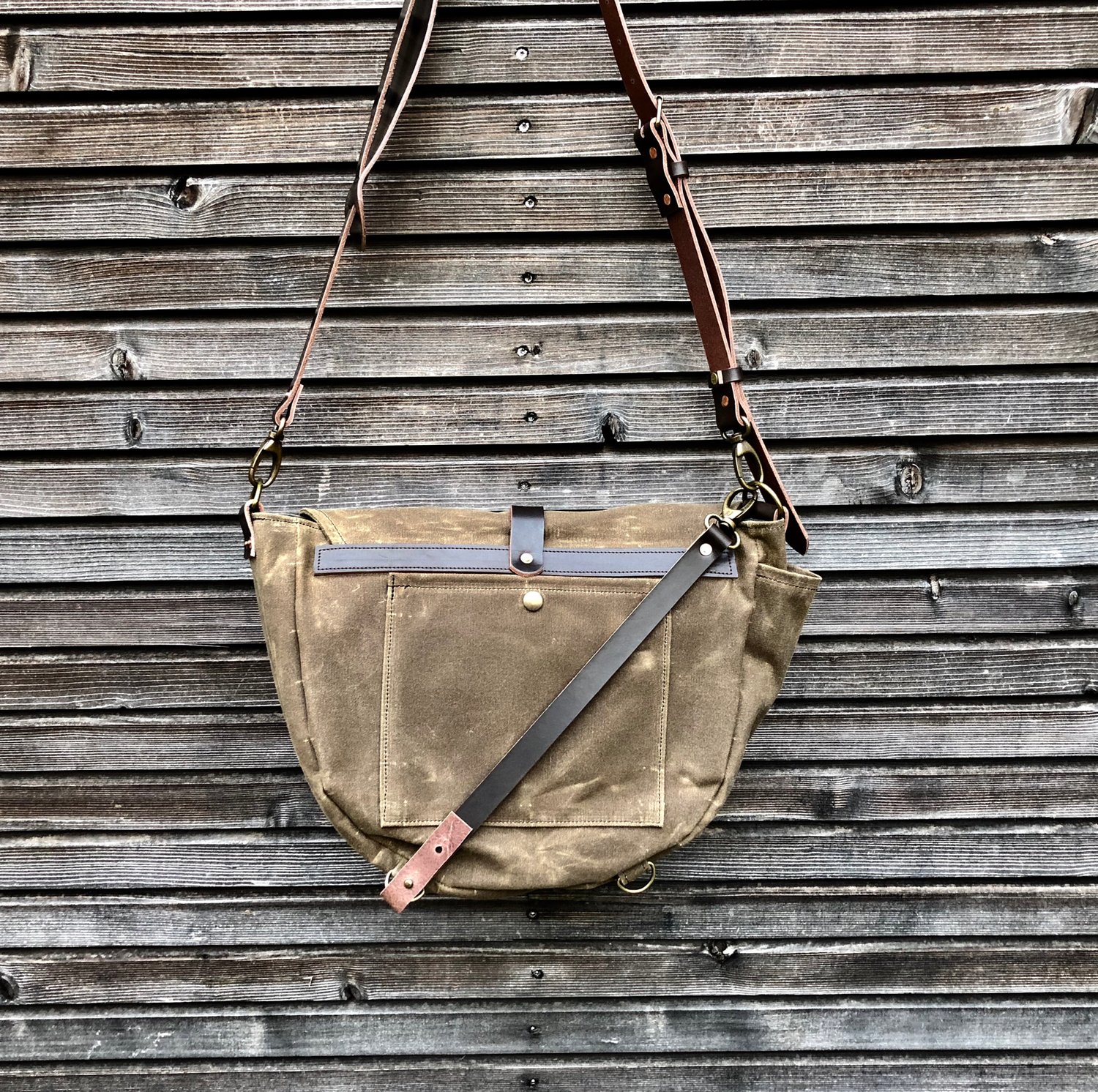 Image of Sling bag / Hunting bag / Satchel in waxed canvas / Musette / messenger bag in waxed canvas UNISEX