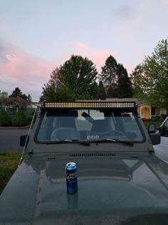 Image of SUZUKI SAMURAI above windshield light bar mounts