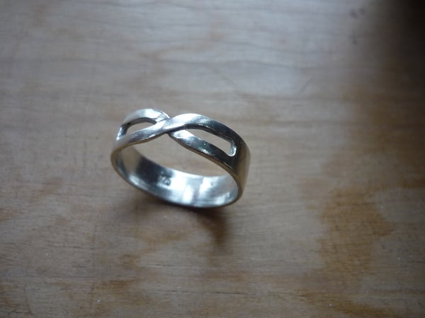 Image of Sterling Silver Cross-over Ring