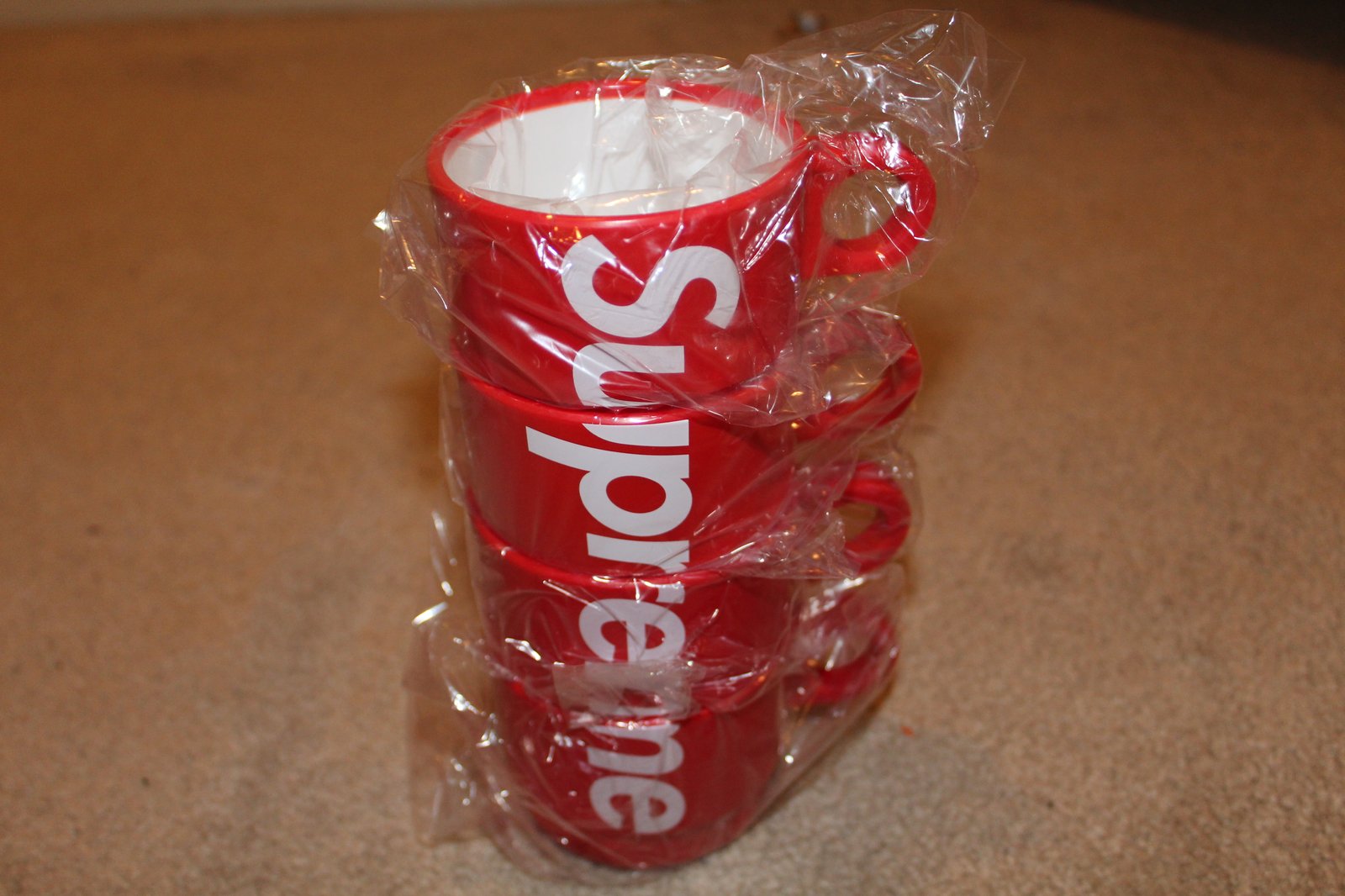 無料発送 Supreme Stacking Cups Set Of 4 jsu.osubb.ro