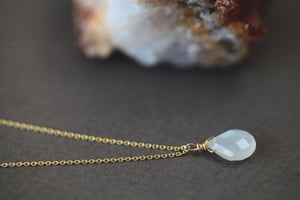 Image of *SALE* 9ct gold teardrop moonstone necklace