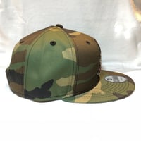 Image 4 of NEW ERA HANNYA CAMO 9FIFTY SNAP BACK CAP