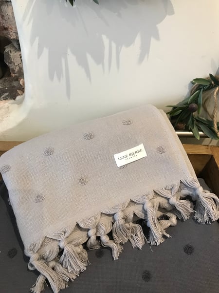 Image of DOVE GREY HAND TOWEL