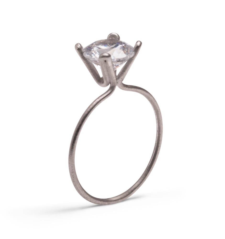 Image of SOLITAIRE 124