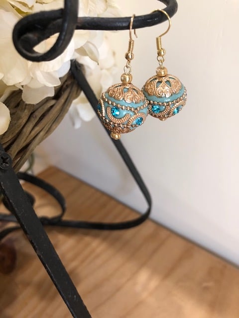 Image of Elegant and Fun Turquoise / Gold