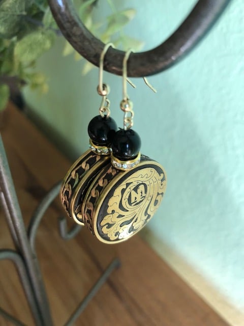 Image of Asian Style Black / Gold