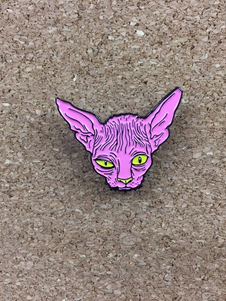 Image of Lazy eyed puss pin