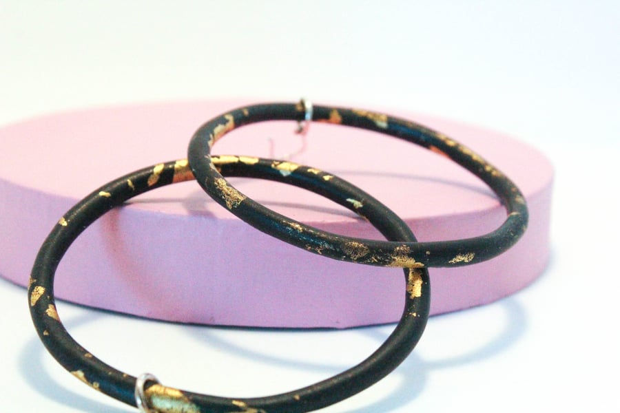 Image of Unique Mama Hoop | Black & Gold