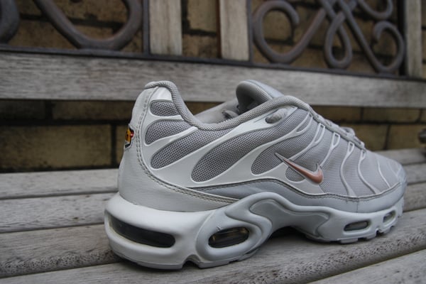 Image of Nike Air Max Plus Tuned - Wolf Grey w/ Rose Gold