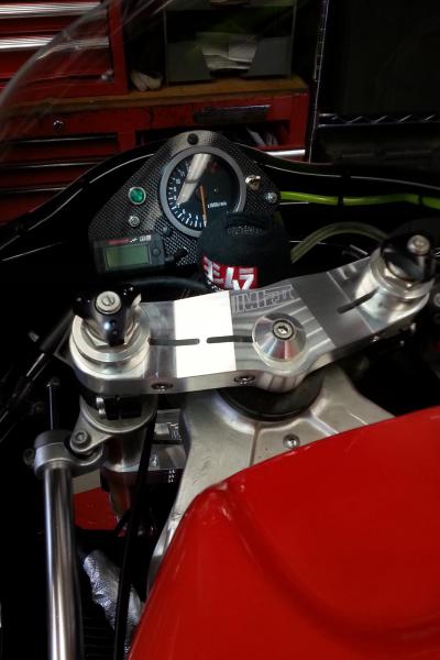 Image of Mk2 Adjustable offset gullwing triple clamps