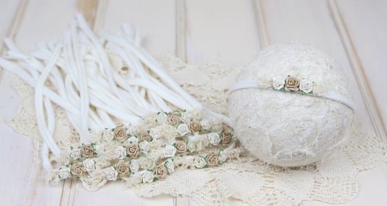 Image of Neutral Paper Flowers on Jersey Tieback