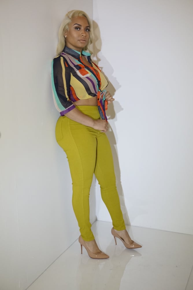 Image of High-Yellow high waisted pants