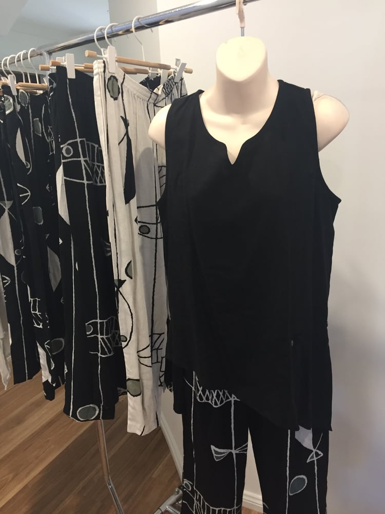 Image of Three quarter Linen pants black and white - pa01