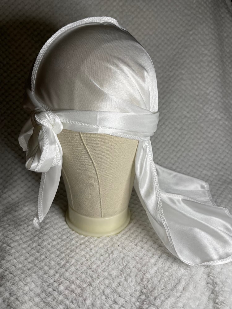 Snow White (Silky) Image 2