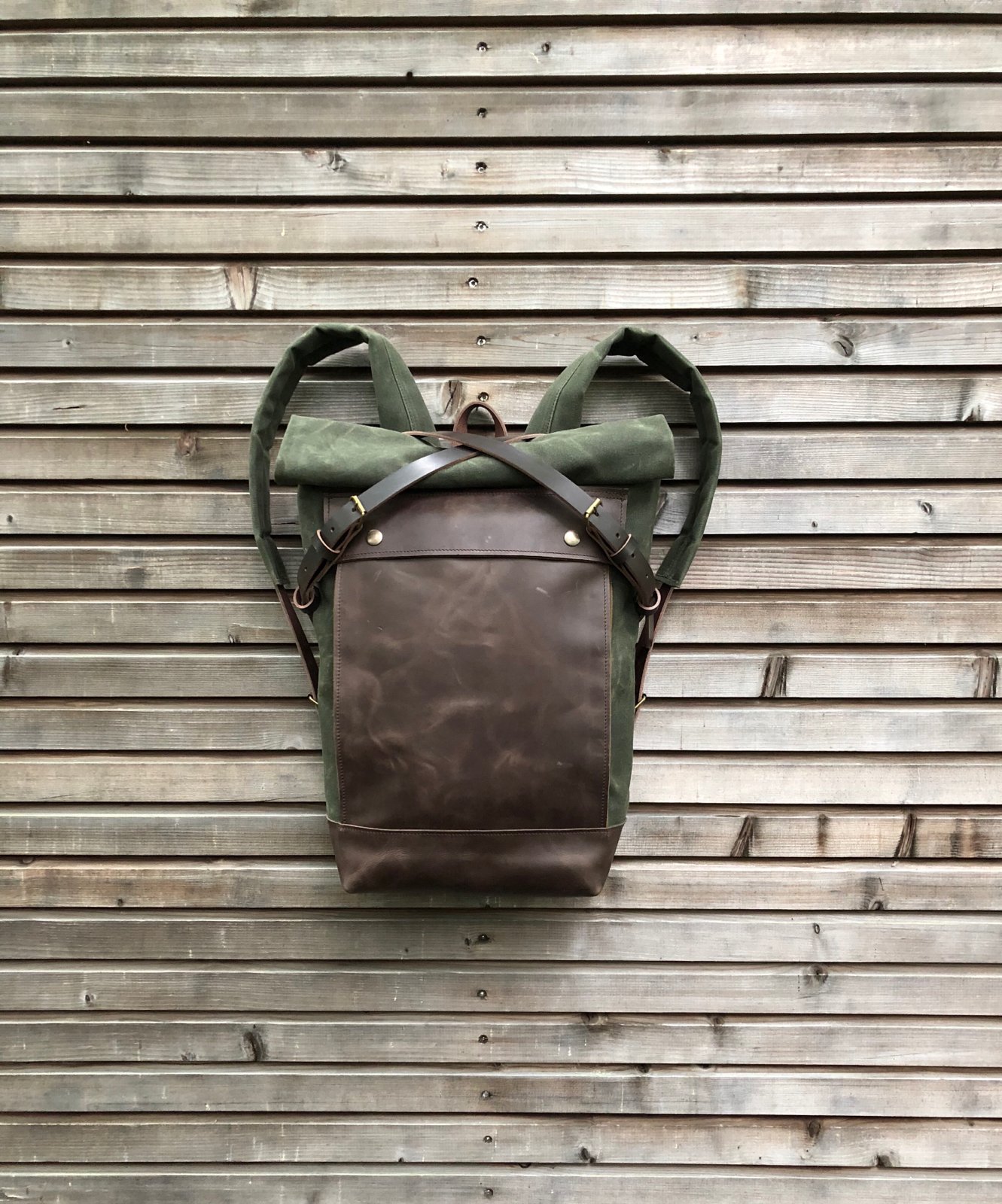 Image of Medium size knapsack backpack in waxed canvas with leather front pocket