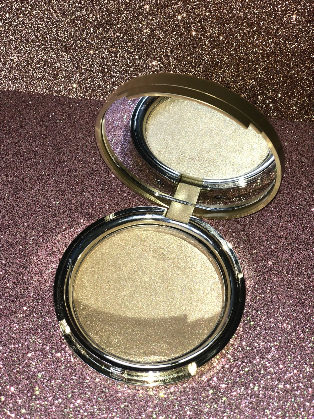 Image of “Topaz Glow” highlighter