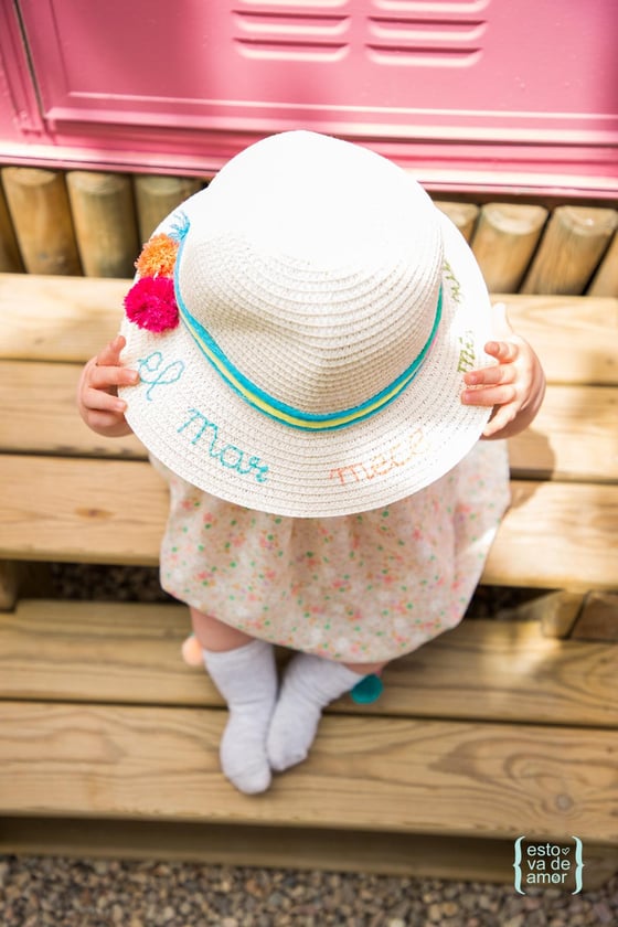 Image of Sombrero de rafia para niñ@ con bordado personalizado