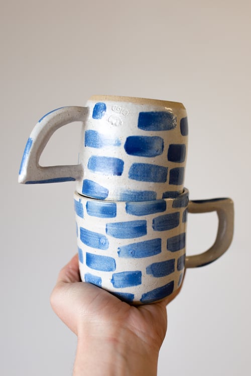Image of White and Blue Brick Beak Handle Mug