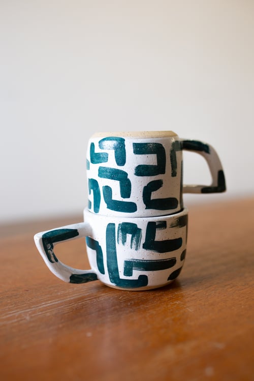 Image of L White and Green Beak Handle Mug