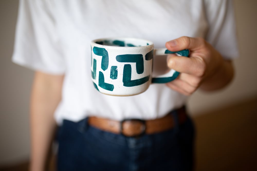 Image of L White and Green Beak Handle Mug