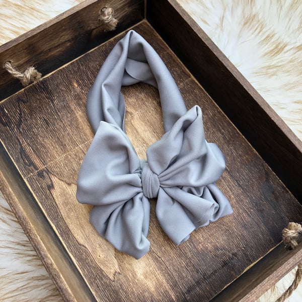 Image of Concrete Grey Messy bow